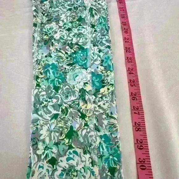 Gottex Yoga/active wear pants, M, length is 31” mid calf length, with 2 pockets - Picture 4 of 7